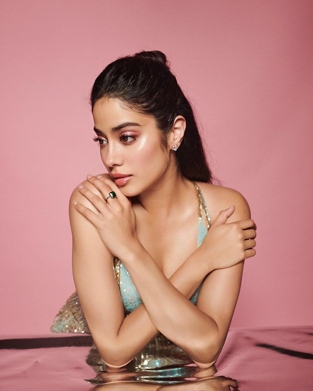 Celeb Beauty Alert: Janhvi Kapoor Is Pretty In Pink From Lid To Lip 
