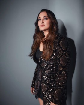 Celeb Beauty Alert: Sonakshi Sona Brings The Drama