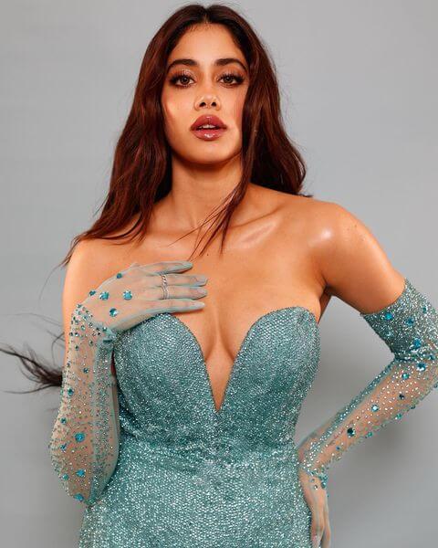 Janhvi Kapoor Is An Sculptural Vision In This Stunning Gown: Janhvi Kapoor. Photo Credit: www.instagram.com