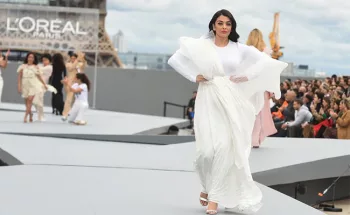 Aishwarya Rai Bachchan Stuns At Paris Fashion Week