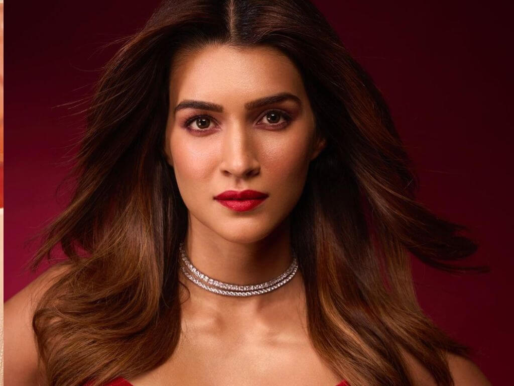 1024px x 768px - Celeb Beauty Alert: Kriti Sanon Breaks The Beige Trend With The Perfect Red  Lip