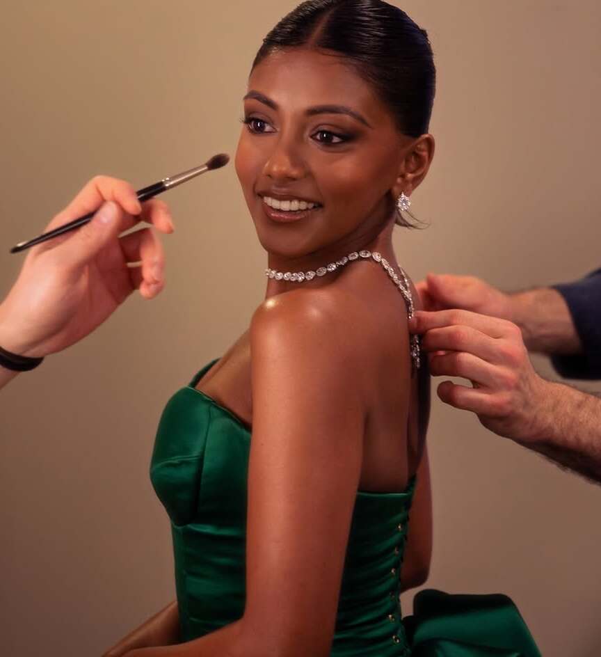 Your Ultimate Guide To Recreating South Asian Red Carpet Beauty Looks. Photo Credit: IG @charithra17