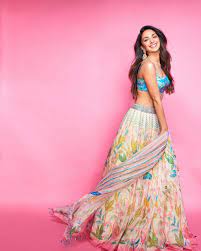 Celebrity Style Alert: Kiara Advani Brings Fresh Summer Vibes In Her Lehenga