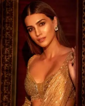 Celeb Beauty Alert: Kriti Sanon & Her Golden Goddess Vibes