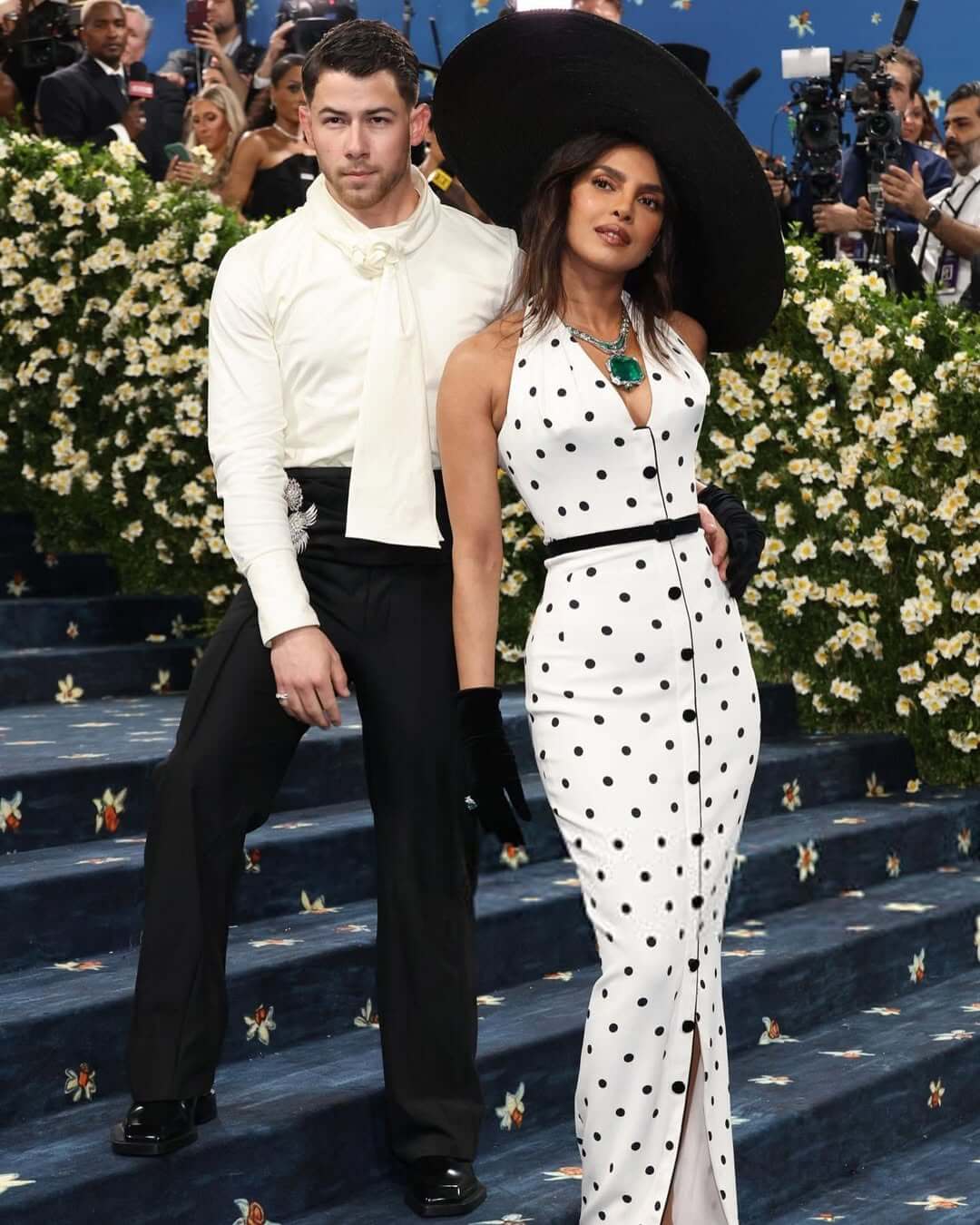 <strong>South Asian Glam Takes Over The 2025 Met Gala: They're both giving classy vibes! I love it! Photo Credit: Getty Images - www.instagram.com @metgalaofficial_ @priyankachopra @nickjonas</strong>