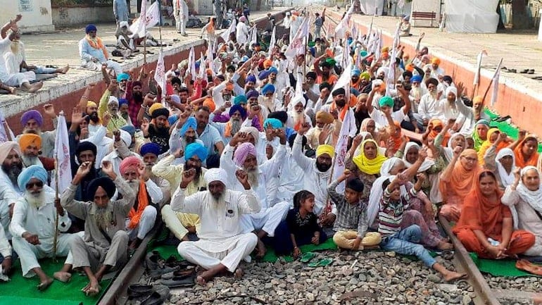 Photos: Taking A Closer Look At The Delhi Chalo Farmer's Protest 