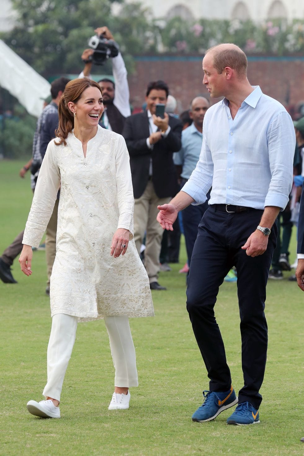 Kate Middleton's Scene-Stealing Looks From Their Royal Tour Of Pakistan