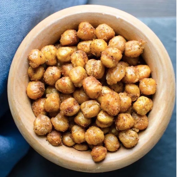 Put The Cookie Down! Power Up With These Healthy Desi-Inspired Power Snacks: Curried Crunchy Chick Peas. Photo Credit: www.garlicandzest.com