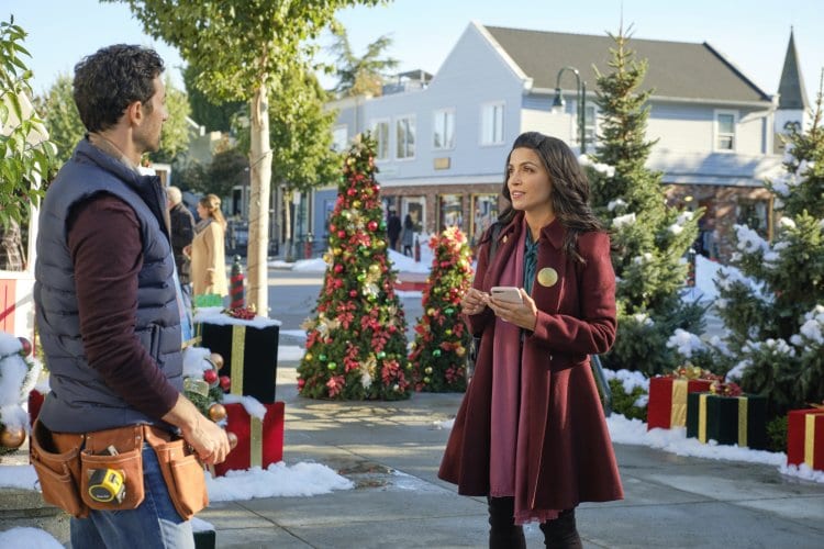 Nazneen Contractor Makes History As The First South Asian Lead In Hallmark Channel Film, The Christmas Ring: